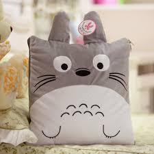 Gối vải nỉ Totoro dễ thương không nè?