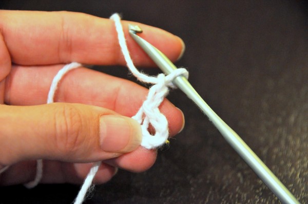 [Image: cach-moc-mu-len-07-600x398.jpg]