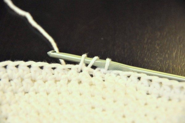 [Image: cach-moc-mu-len-13-600x398.jpg]